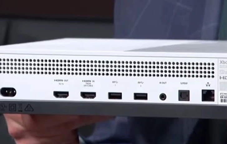 Xbox One S si Spoglia in diretta