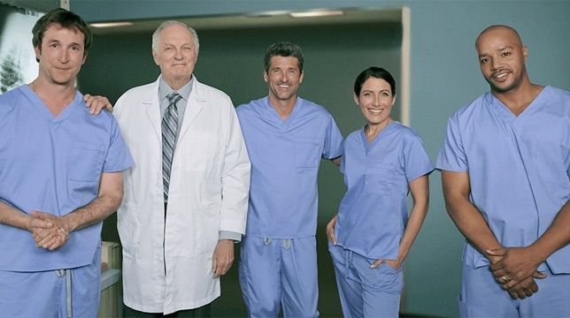 Derek Sheperd Turk Caddy e altri grandi dottori della tv insieme per uno spot