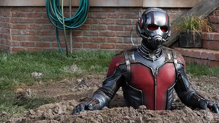 Paul Rudd presenta il nuovo costume di AntMan