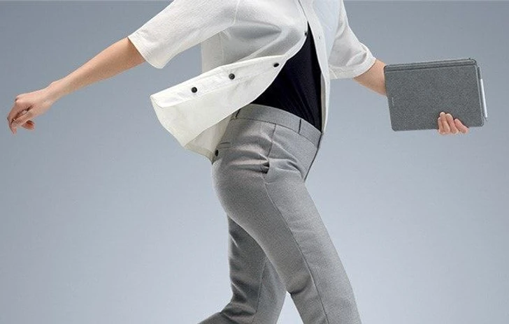 Microsoft lancia la versione consumer di Surface GO con LTE