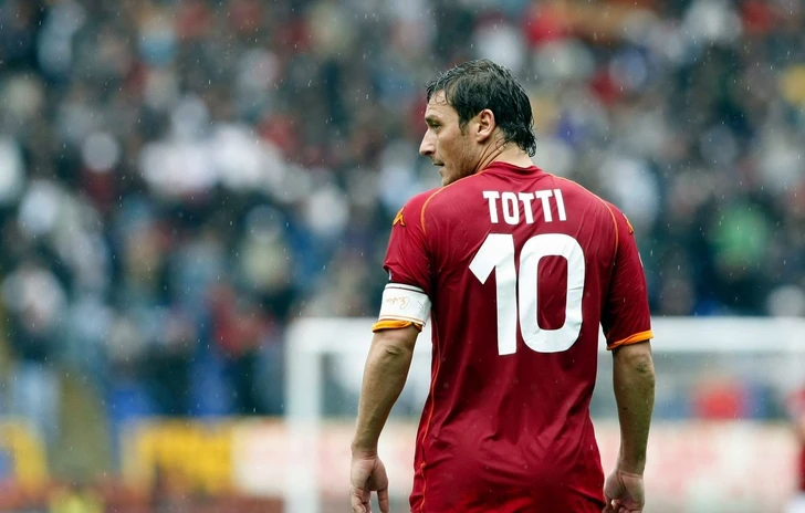 Totti Nakata Park JiSung ed altre leggende in arrivo su PES 2019