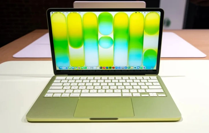 Apple lancia MacBook Neo ma punta anche a dispositivi Ultra