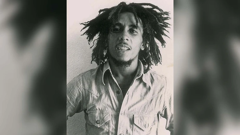Bob Marley, dalla storia vera al film: una vita che parla di dolore, speranza, forza, comunità e resilienza