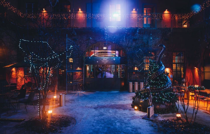Disney Christmas Village 2025 la visita in anteprima tra luci serie cult e tanta nostalgia degli anni Zero 