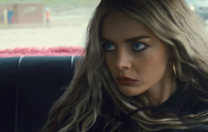 Eenie Meanie recensione del dramedy con Samara Weaving