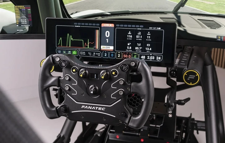 Fanatec lancia il supporto XENEON EDGE per sim racing