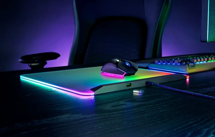 Razer Firefly V2 Pro Primo mouse pad con retroilluminazione LED