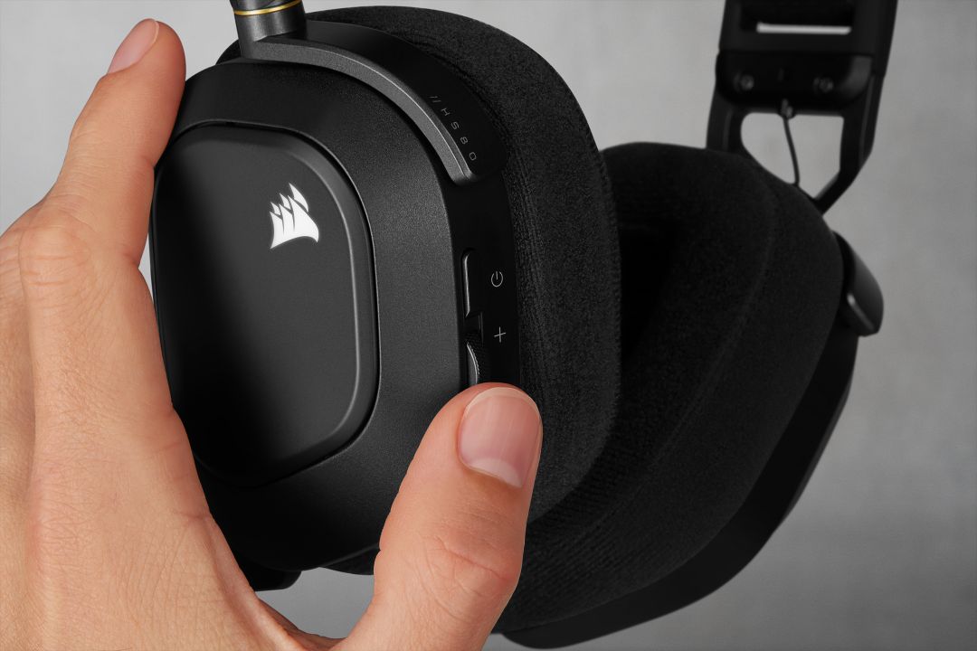 HS80 Wireless Corsair taglia la corda anche sullaudio