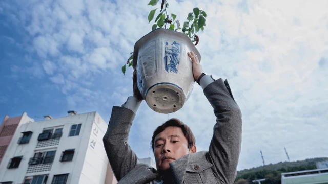 Con No Other Choice  Non cè altra scelta Park Chanwook si conferma uno dei più grandi registi viventi