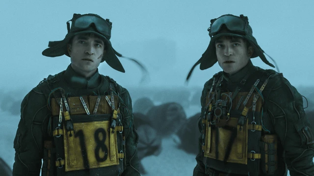 Mickey 17 recensione Bong Joonho non rischia e non sbaglia il ritorno post Parasite anche grazie a un doppio Pattinson
