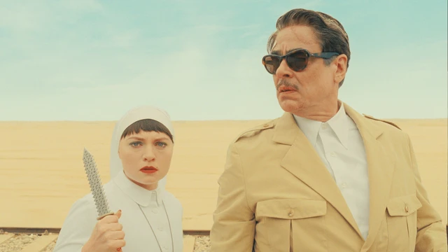 Come è stata girata lincredibile scena della vasca da bagno di La trama fenicia Il dietro le quinte del film raccontato da Wes Anderson e dal cast