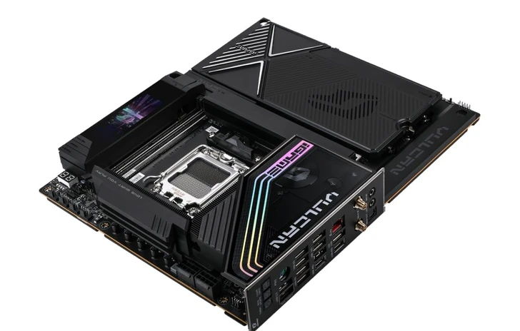 iGame X870E VULCAN OC  Prima vera ammiraglia AM5 Colorful