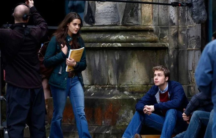 The Crown 6  Dal set le prime immagini di Kate e William