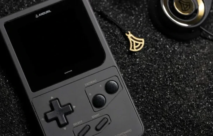 Un Game Boy fatto col metallo dei droni