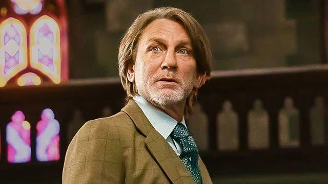 Wake Up Dead Man recensione lentusiasmante saga di Knives Out gioca finalmente a carte scoperte 