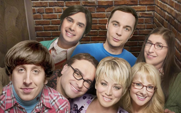 The Big Bang Theory compie 16 anni, ma sembra ieri. Perché è come tornare a casa